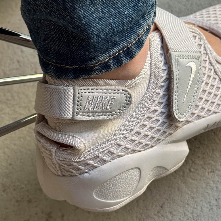 Nike Wmns Air Rift onfeet
