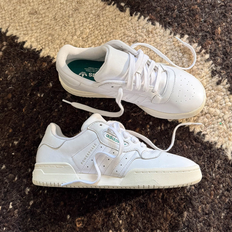 Adidas Powerphase onfeet