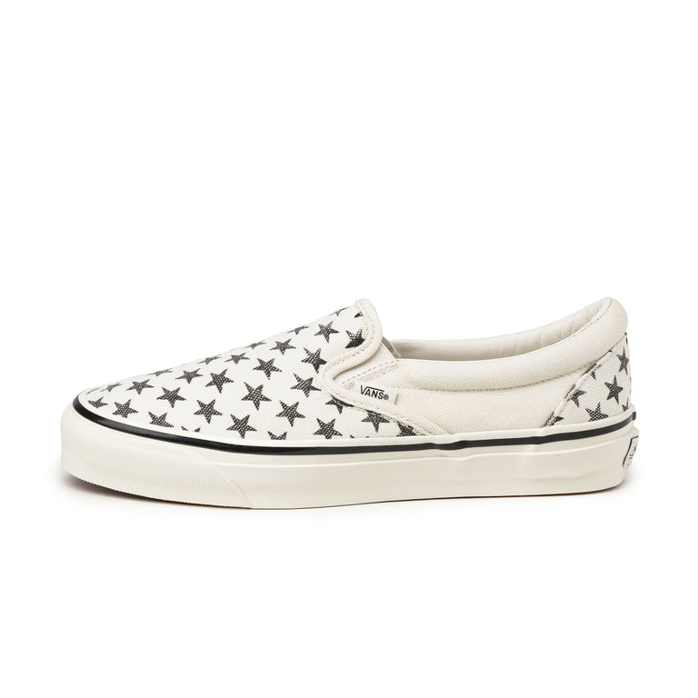 Vans Classic Slip-On *Stars* - 40 / White / Black
