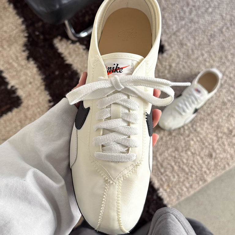 Nike Wmns Moon Racer OG SP onfeet