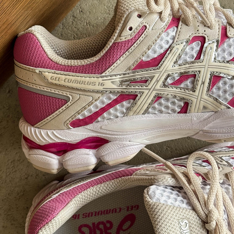 Asics GEL-Cumulus 16 onfeet