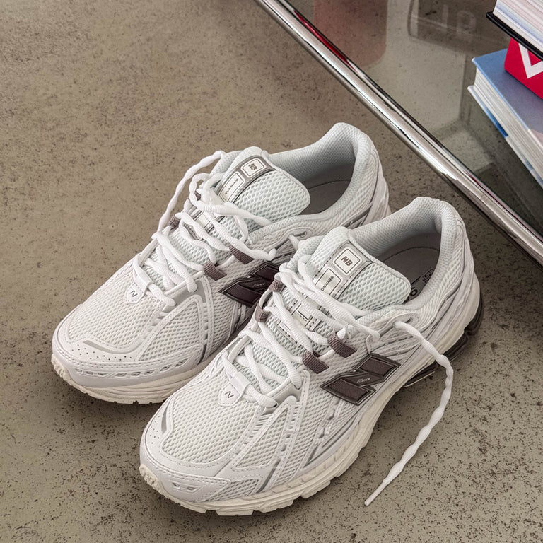 New Balance 1906R onfeet