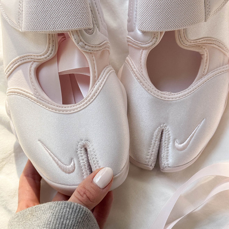 Nike Wmns Air Rift SE onfeet