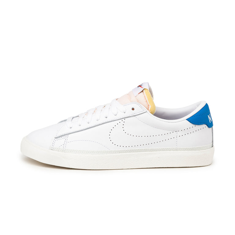 Nike Tennis Classic AC - 40 / White / White / Light Photo Blue / Team Orange
