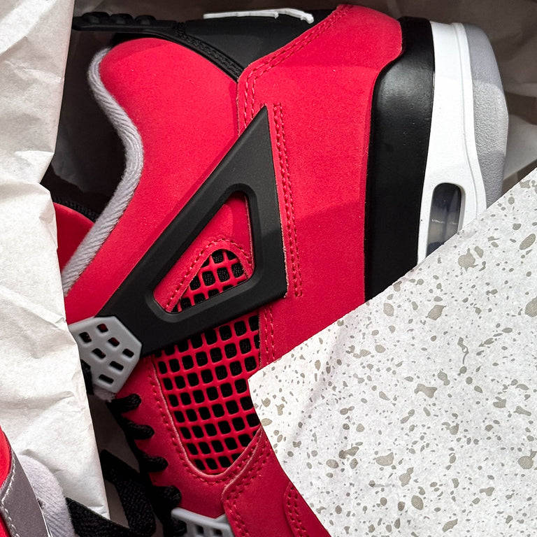 Nike Air Jordan 4 Retro *Toro Bravo* onfeet