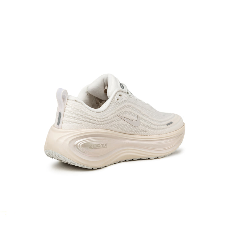 Nike Vomero Plus - 38.5 / Summit White / Chalk / Phantom / Pure Platinum - 5