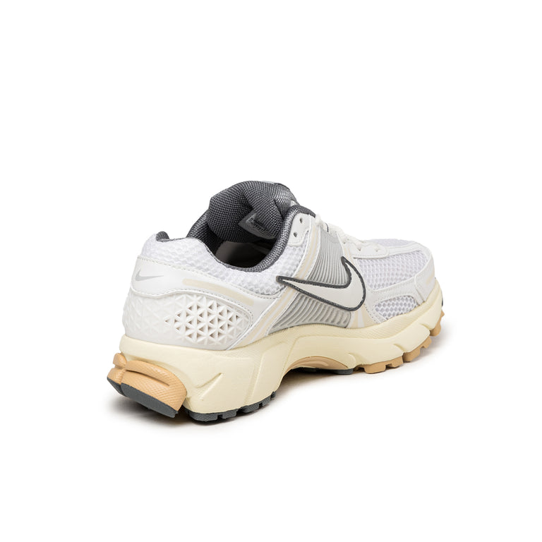 Nike Wmns Zoom Vomero 5 - 38 / Summit White / Summit White / Pure Platinum - 3