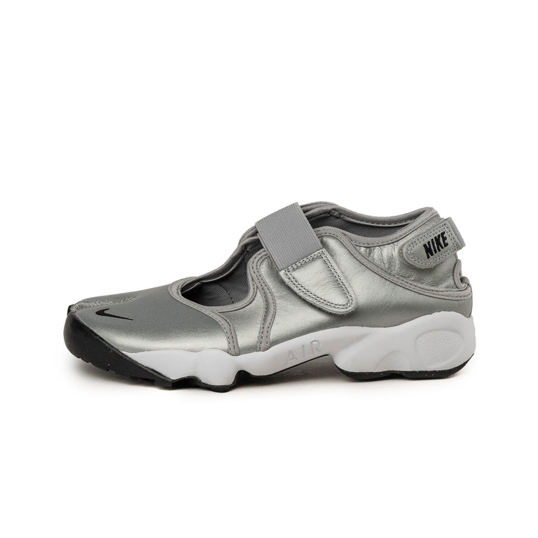 Nike Wmns Air Rift - 35.5 / Silver / Black
