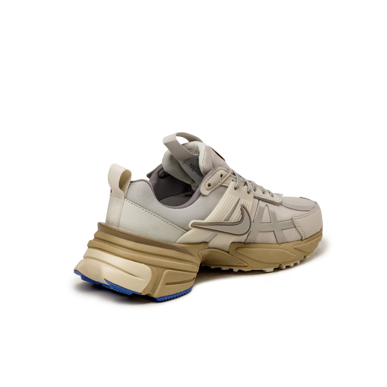 Nike Wmns V2K Run *GTX* - 42 / Light Iron Ore / Light Iron Ore / Light Bone / Khaki - 5