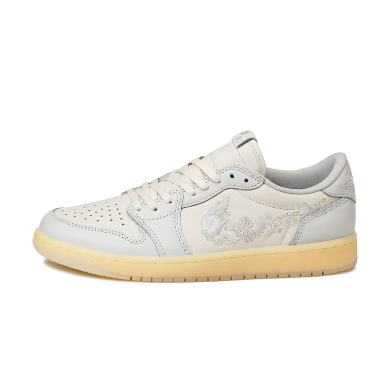 Nike	Air Jordan 1 Retro Low OG *Rabbit Floral Swoosh* - 40.5 / Sail / Off White / Coconut Milk
