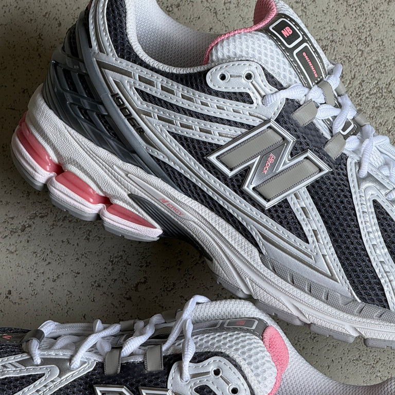 New Balance 1906R onfeet