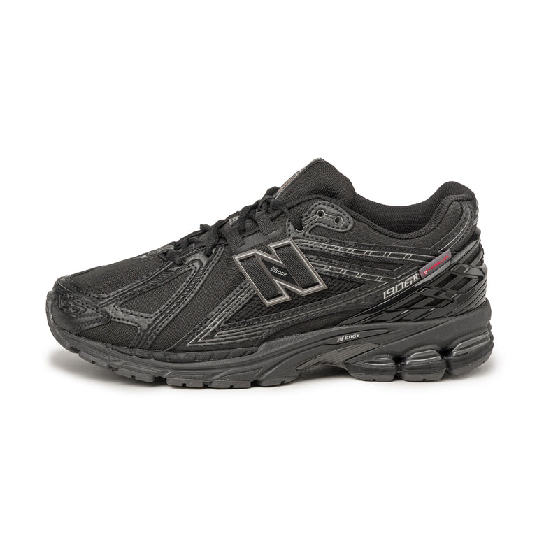 New Balance 1906R - 41.5 / Black / Silver Metallic
