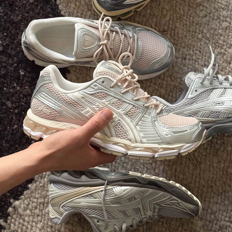 Asics GEL-Kayano 12.1 onfeet