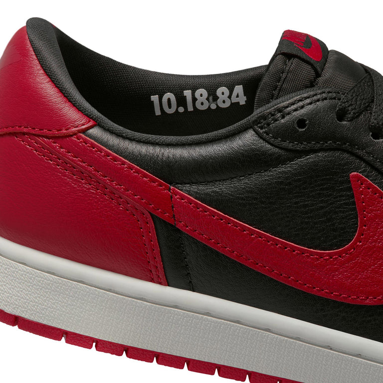 Nike	Air Jordan 1 Retro Low OG *Banned* - 43 / Black / Black / Varsity Red / Summit White - 5