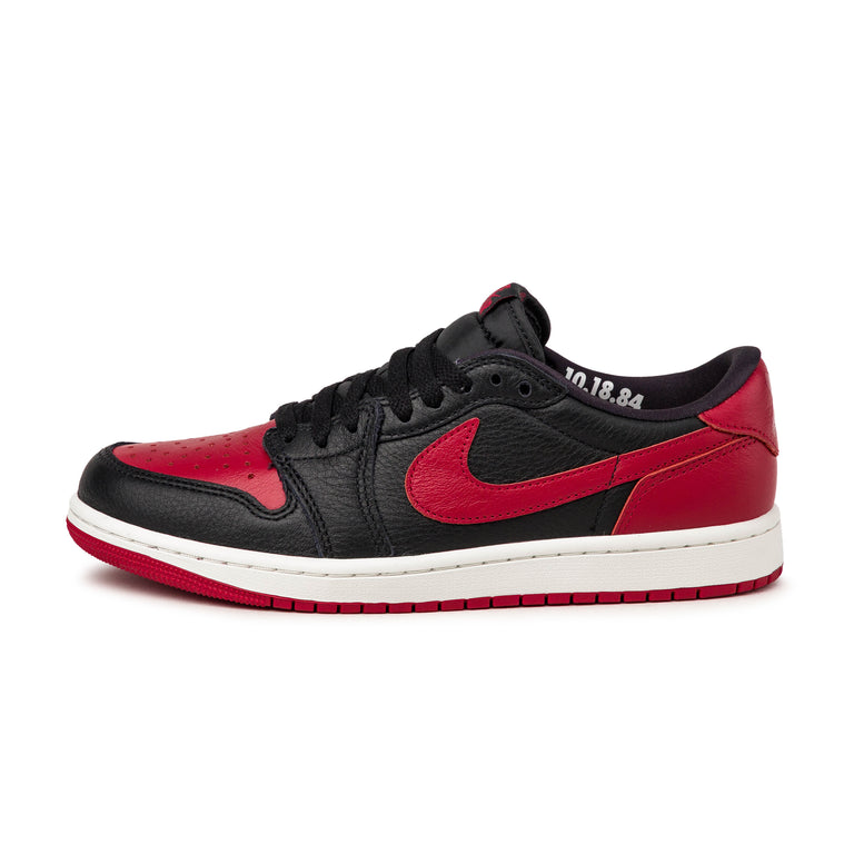 Nike	Air Jordan 1 Retro Low OG *Banned* - 40 / Black / Black / Varsity Red / Summit White
