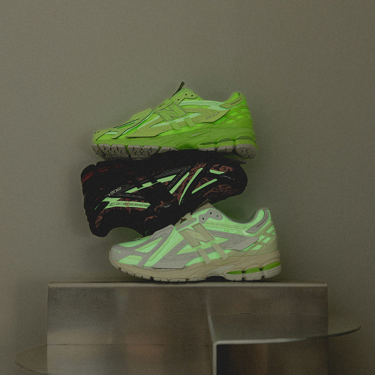 New Balance U1906AE *Glow in the Dark* onfeet