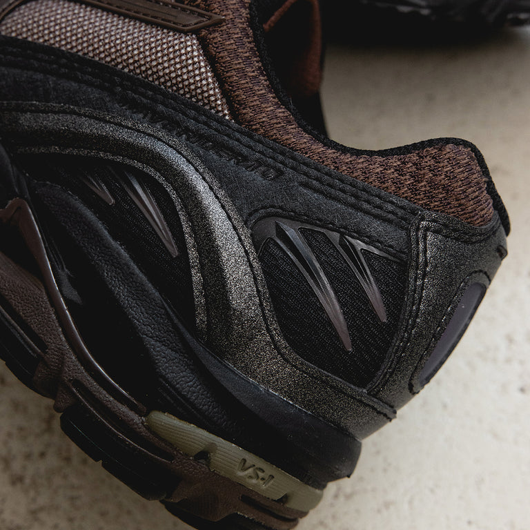Mizuno x Vainl Archive Wave Rider 10 onfeet