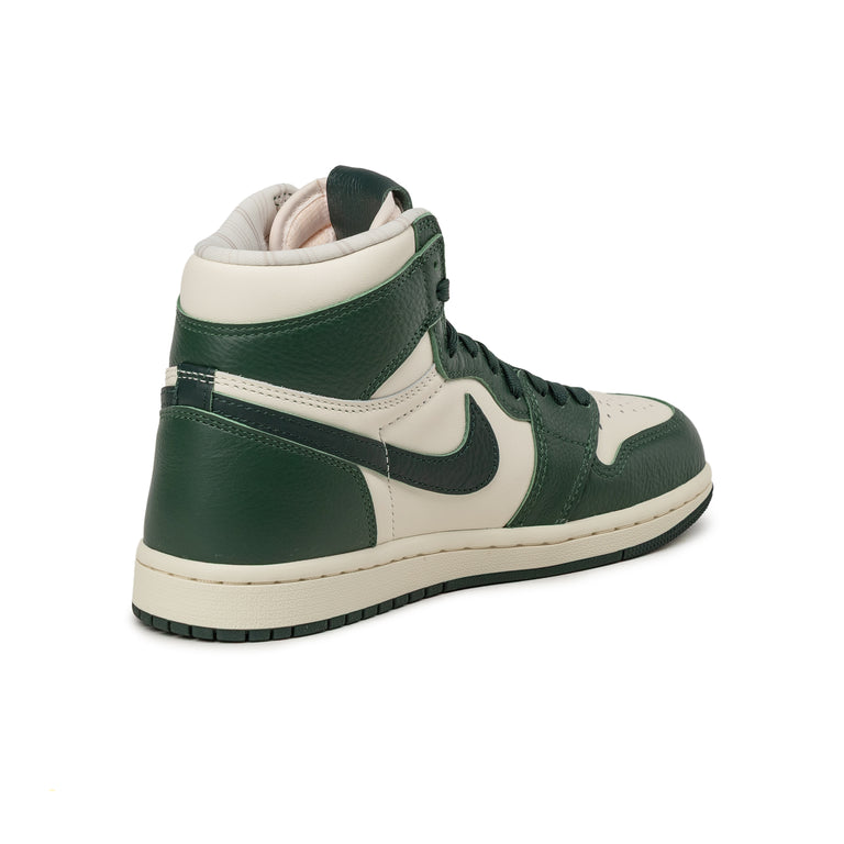 Nike Wmns Air Jordan 1 Retro High OG - 40 / Pale Ivory / Pro Green / Fir / Coconut Milk - 3