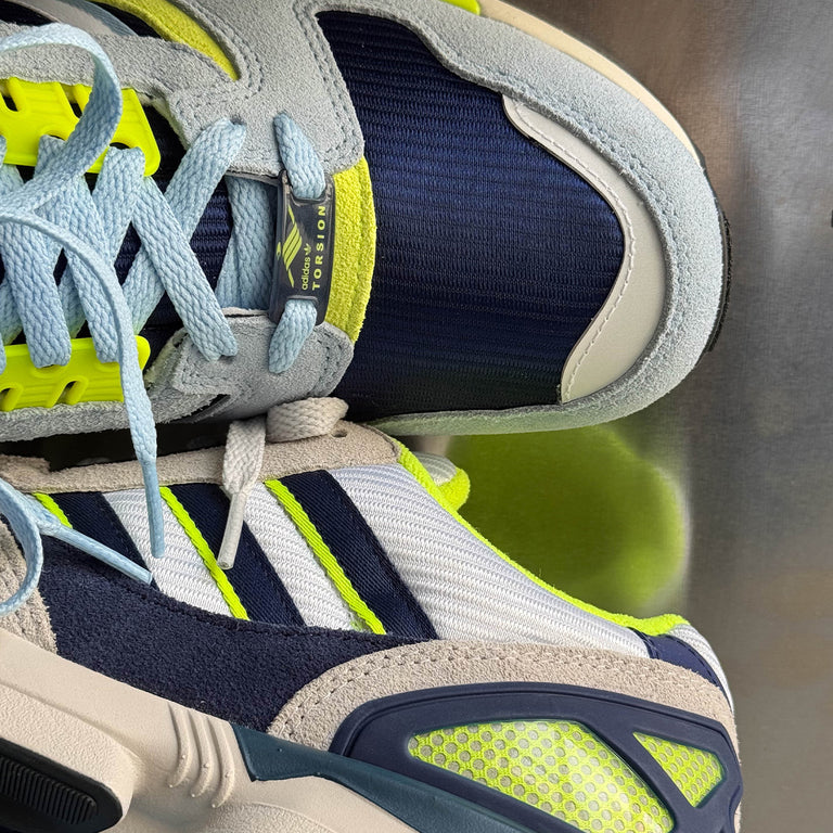 Adidas ZX 8000 onfeet