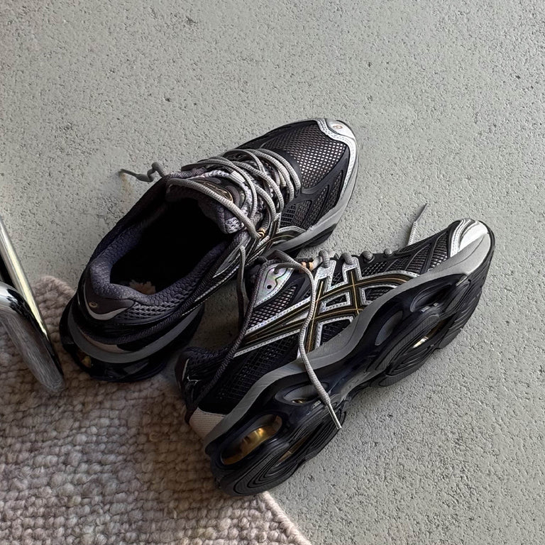 Asics GEL-Kinetic 2.0 onfeet