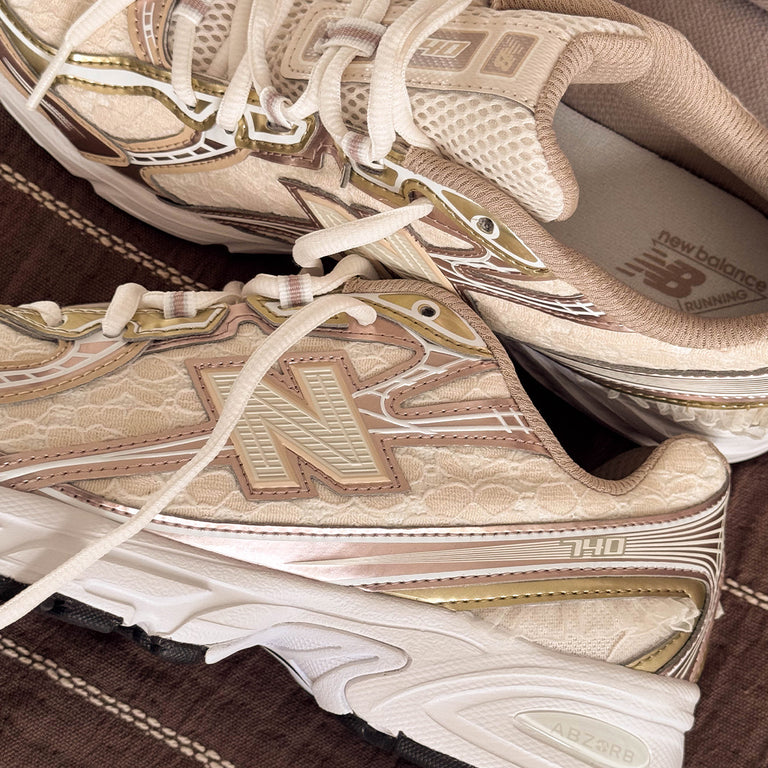 New Balance 740 onfeet