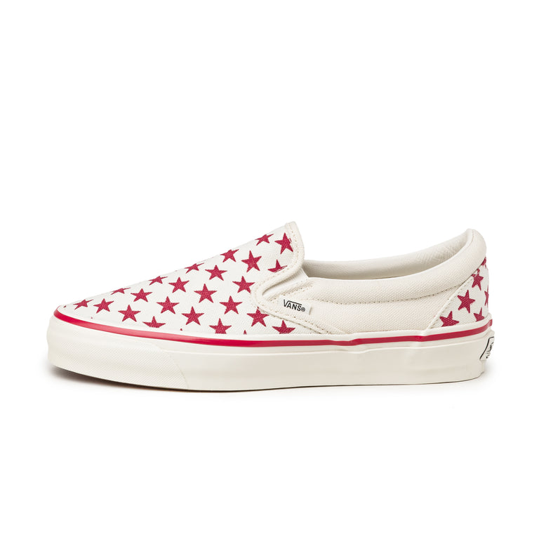 Vans Classic Slip-On *Stars* - 40 / White / Red
