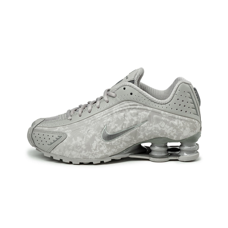 Nike Wmns Shox R4 - 36.5 / College Grey / Flat Pewter
