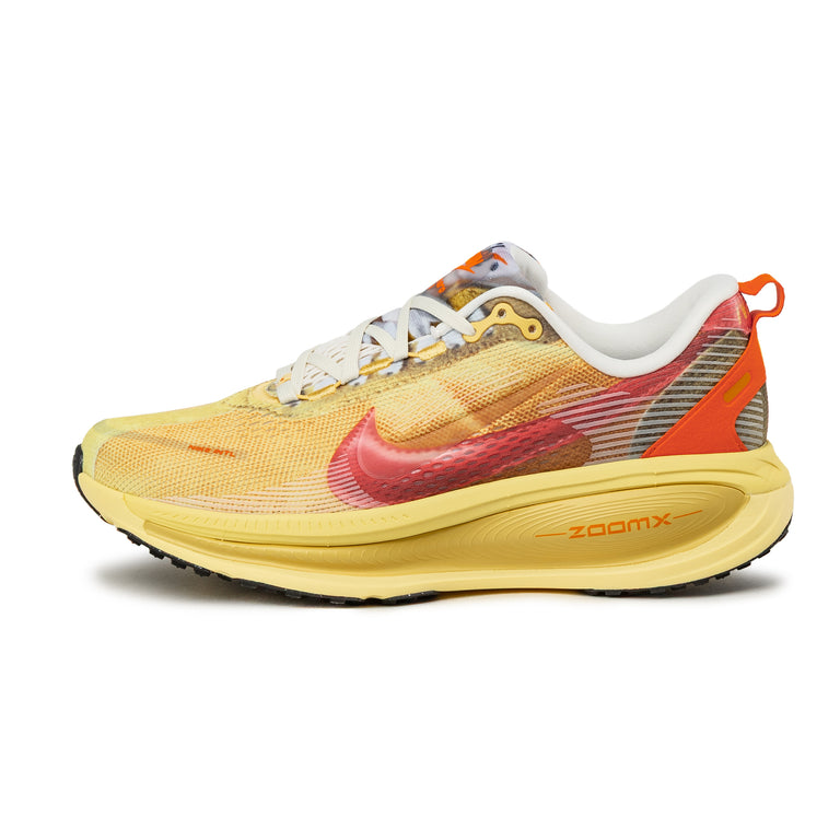 Nike Vomero 18 SE - 44.5 / Multicolor / Clear / Vivid Sulfur - 1