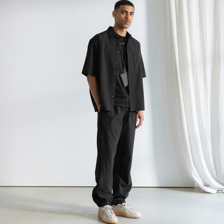Asphaltgold Essential Shirt onfeet