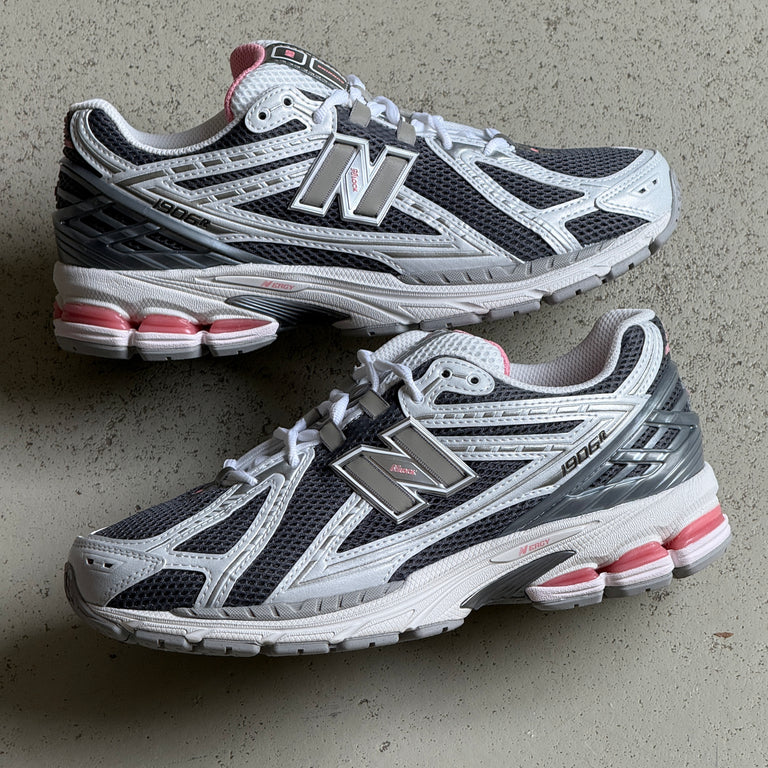 New Balance 1906R onfeet
