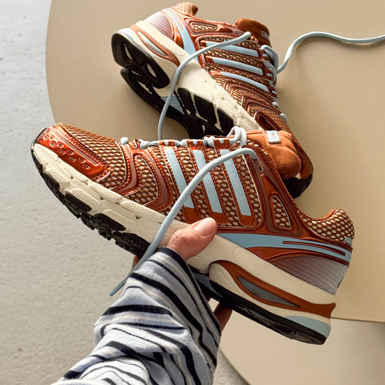 Adidas Adistar Control 5 W onfeet