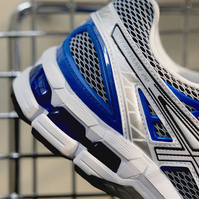 Asics GEL-Kayano 20 onfeet