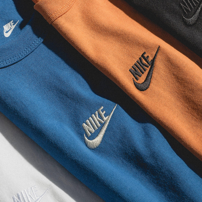 Nike Premium Essentials Tee - M / Black / Black - 5