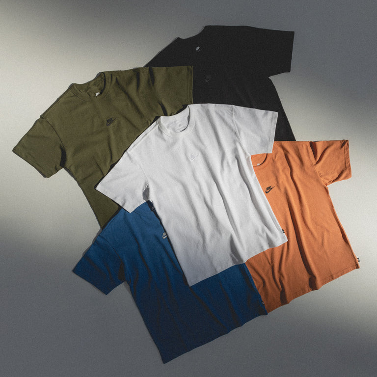 Nike Premium Essentials Tee - M / Black / Black - 4